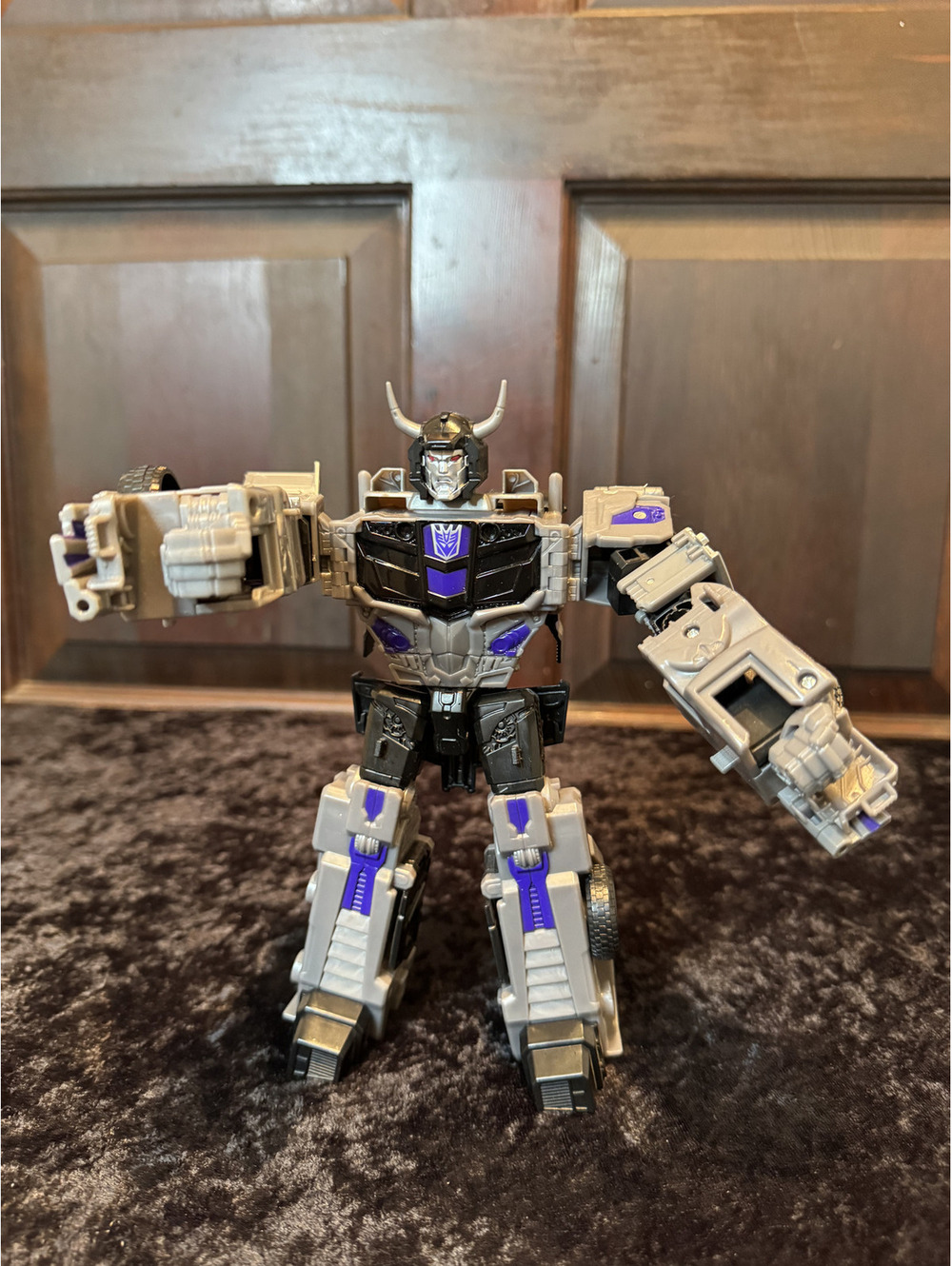 Transformers Generations War for Cybertron: Motor master Action Figure